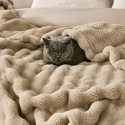 PUMEI Fleece Blanket - Throw Blanket for Couch