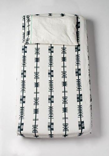 Fitted Crib Sheet - 100% Organic Cotton - Hand-Blocked Pattern (Arrow)