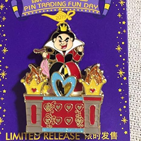Amazon ディズニー 上海 不思議の国のアリス ハートの女王 アリス 徽章交換日 ピンバッジ バッジ ホビー