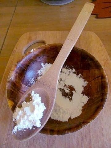 Arrowroot Powder, 2 Oz Farm Pond Harvested Non GMO - Includes laminated Arrowroot herb Reference Card