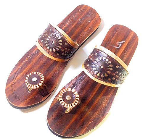 sleeper chappal girl