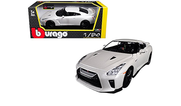 Amazon Com Maisto 17 Nissan Gt R R35 White 1 24 Car Model By urago Home Kitchen