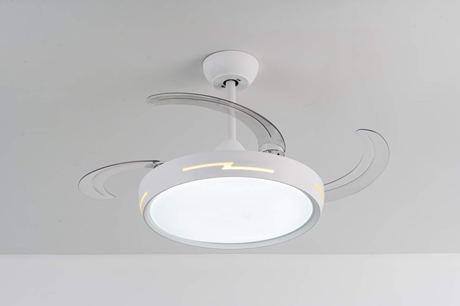 GaoHX Ventilatore A Soffitto Con Lampada LED Dimmerabile - Silenzioso, Telecomando, 6 Velocità, 3 Colori Luce, Funzione Estate/Inverno, 52 Cm, Nero