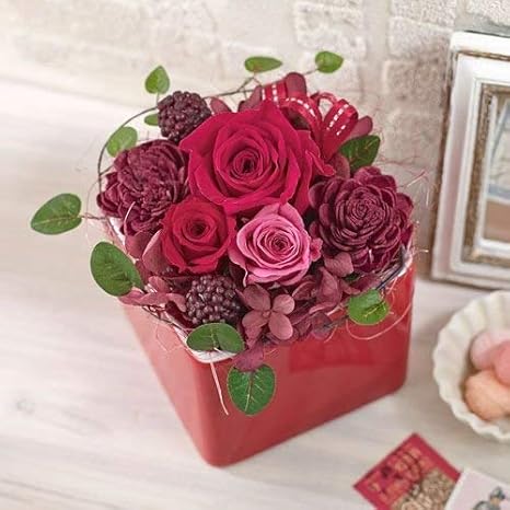 Amazon 日比谷花壇 プリザーブド アーティフィシャルアレンジメント フラワーキューブ レッド ラッピング付き プリザーブドフラワー オンライン通販