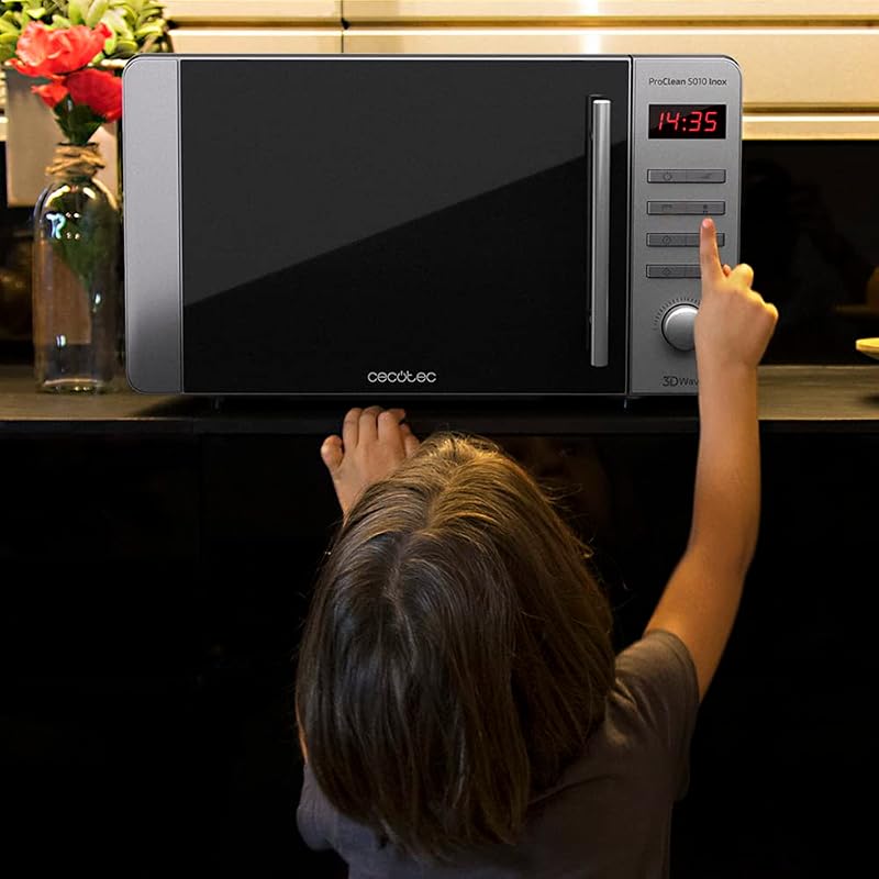 Micro-ondes avec gril ProClean 5110 Inox. Capacité de 20 L, Revêtement Ready2Clean, 700 W de Puissance, Gril 800 W, 5 Niveaux de Fonctionnement, 8 Programmes, Minuterie 60 minutes, Écran LED.