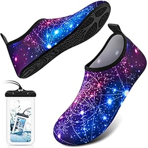 Jiamus Schwimmschuhe Damen Herren Strandschuhe Surfschuhe Aquaschuhe Barfuß Badeschuhe Wasserschuhe für Wassersport Beach Pool Surfen Yoga,M(39/40EU Herstellergröße 40/41) 1 Schnorchelmasken 516qB1itK%2BL. SS300 Obermaterial: Neoprene.PERFEKTES MATERIAL: 92% Polyester + 8% Elasthan. Atmungsaktive ultraleichte Stoffe mit feinem Stretch an der Oberseite, flexibel und bequem. Der glatte Hals verhindert ein Scheuern beim Tragen unserer Wasserschuhe. FUSSSICHERHEIT - Tragbare und hochwertige Gummisohle, die Ihre Füße vor Verletzungen durch scharfe Gegenstände schützt. Mit einer ergonomisch geformten, stoßdämpfenden Ausführung
Innenmaterial: Textil.Bequem, atmungsaktiv und elastisch. Leicht zu reinigen,Die Schuhe trockenen in der Sonne sehr schnell.
Sohle: Gummi.Sohle aus ist rutschfestes. Die Leistung, ist hervorragend.So können Sie Trost im Wasser, Turnhalle und am Strand spielen. Weich und flexibel.