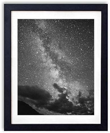 Amazon Co Jp 木製フォトフレーム 写真フレーム 木製の枠 30cmx40cm 星空天の川雲夜 白黒の装飾画 壁掛け 壁飾り 壁ポスター おしゃれ ウォールアート アートパネル 壁の絵 インテリア絵画 額縁 部屋飾り 黒額縁が飾っている 壁画 ホーム キッチン