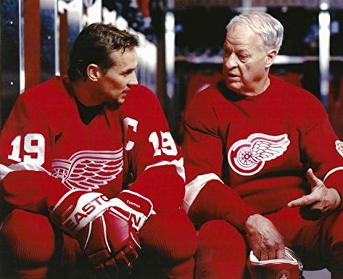 Hockey Detroit Red Wings Gordie Howe and Steve Yzerman - 20"x24" Photo, Mounted in 22"x28" Double Matt and Framed with Plexi Glass