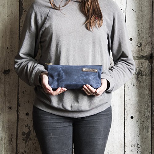 Medium Waxed Canvas Pouch in Moss