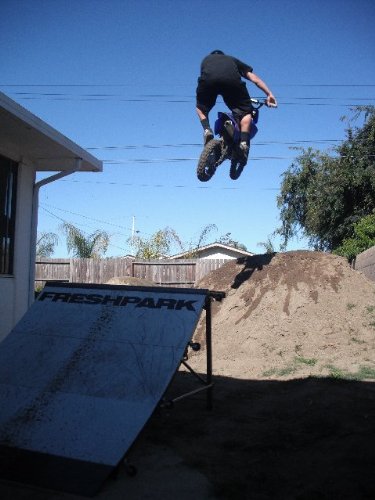 FreshPark Professional BMX and Skateboarding Quarter Pipe - Thumbnail 7