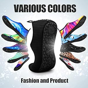 Jiamus Schwimmschuhe Damen Herren Strandschuhe Surfschuhe Aquaschuhe Barfuß Badeschuhe Wasserschuhe für Wassersport Beach Pool Surfen Yoga,M(39/40EU Herstellergröße 40/41) 2 Schnorchelmasken 5188Wuz2Q8L. SS300 Obermaterial: Neoprene.PERFEKTES MATERIAL: 92% Polyester + 8% Elasthan. Atmungsaktive ultraleichte Stoffe mit feinem Stretch an der Oberseite, flexibel und bequem. Der glatte Hals verhindert ein Scheuern beim Tragen unserer Wasserschuhe. FUSSSICHERHEIT - Tragbare und hochwertige Gummisohle, die Ihre Füße vor Verletzungen durch scharfe Gegenstände schützt. Mit einer ergonomisch geformten, stoßdämpfenden Ausführung
Innenmaterial: Textil.Bequem, atmungsaktiv und elastisch. Leicht zu reinigen,Die Schuhe trockenen in der Sonne sehr schnell.
Sohle: Gummi.Sohle aus ist rutschfestes. Die Leistung, ist hervorragend.So können Sie Trost im Wasser, Turnhalle und am Strand spielen. Weich und flexibel.