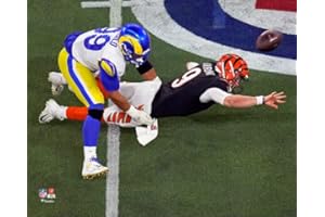 LEGENDS GALLERY Los Angeles Rams AARON DONALD Makes The Final Tackle During S.B. LVI 8x10 Photo Picture