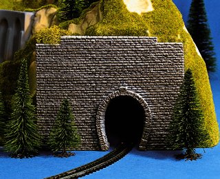 Noch 34790 Tunnel Entrance Single Track Reduces HO to N (2)