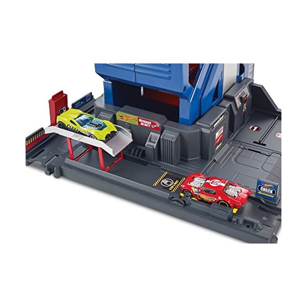 Hot Wheels FTB68 - City Power Parkgarage und Parkhaus mit Rennbahn, Garage für 35+ Autos inkl. 1 Spielzeugauto, ca. 57 cm hoch, für Kinder ab 5 Jahren – Bild 4