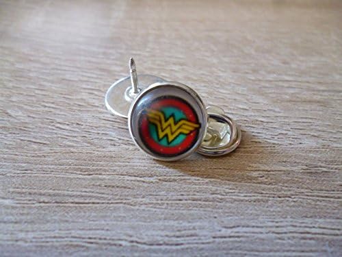 Pin's - wonderwoman - cabochon 12 mm ø