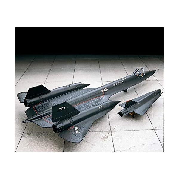 Revell 15810 SR-71A Blackbird detailgetreuer Modellbausatz, Flugzeugbausatz 1:72 – Bild 3