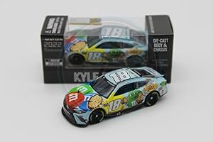 LIONEL RACING Kyle Busch 2022 M&M's Crunchy Cookie 1:64 Nascar Diecast Chassis