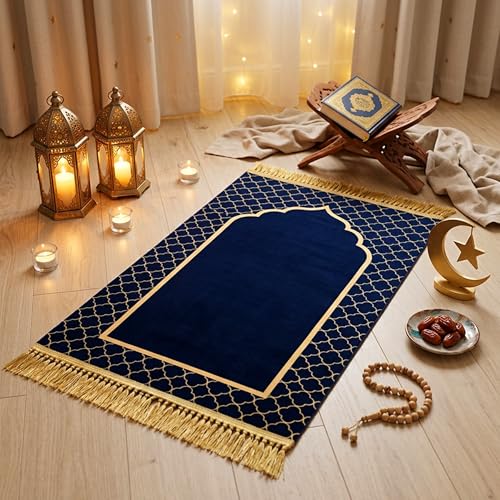 Aishini Soft Velvet Prayer Mat 70×110 cm – Thick Islamic Sajadah Janamaz with Anti-Slip Base, Washable Lightweight Salat Rug for Men Women & Kids, Elegant Prayer Mat for Ramadan Eid Gift