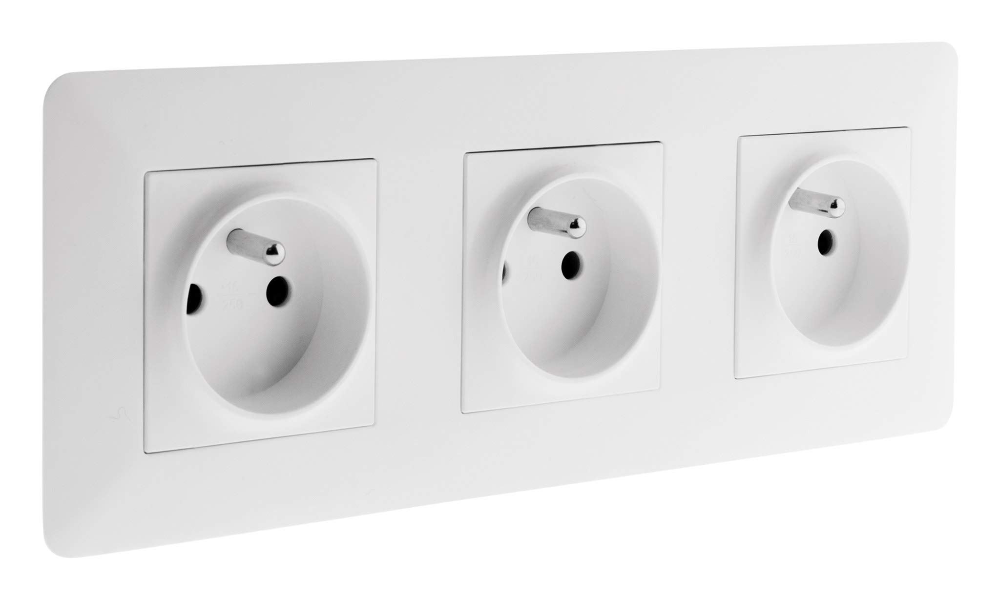 Zenitech - Triple 2P+T 16A Recessed 3680W/230V Socket - Triple Box Compatible - Modern Design with Millimeter Adjustment - Compact Motor - Clip-on Bracket and Finish Plate - White