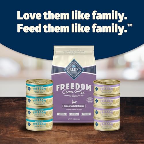 BLUE BUFFALO FREEDOM GRAIN-FREE ADULT DRY CAT FOOD, COMPLETE & BALANCED NUTRITION FOR INDOOR CATS, MADE WITH NATURAL INGREDIENTS, CHICKEN RECIPE, 5-LB. BAG
