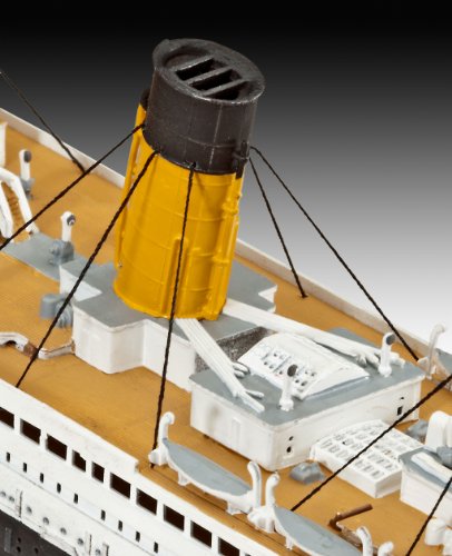 Revell of Germany RMS Titanic Plastic Model Kit
