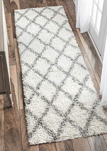 nuLOOM Cozy Soft and Plush Diamond Trellis Shag Runner Rug, 2' 8" x 8', White
