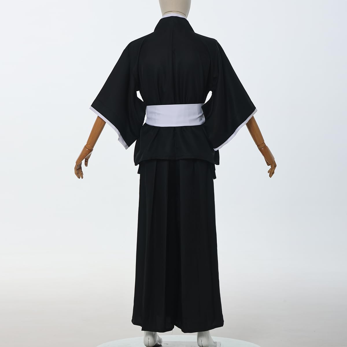 GRACEART Traditional Samurai Hakama Uniform Kurosaki Cosplay Costume Outfit Black Cloak Kimono