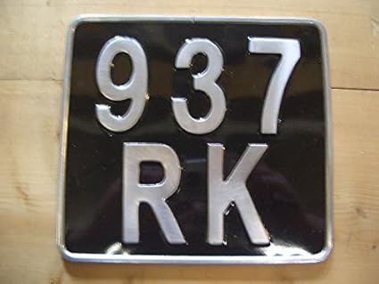 Amazon 完全受注生産 お好きな文字数字で作れるイギリス風ナンバープレート バイク用エンブレム 車 バイク