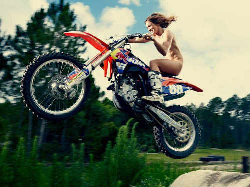 Tarah Gieger 8X10 Photo #01