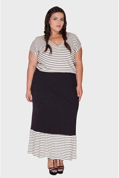vestido longo preto de malha plus size