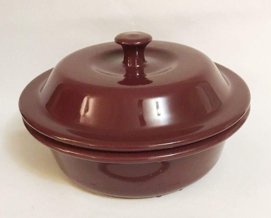 pampered chef casserole dish with lid