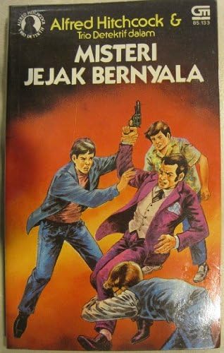 Alfred Hitchcock & Trio Detektif Dalam Misteri Jejak Bernyala (15) Paperback – January 1, 1971