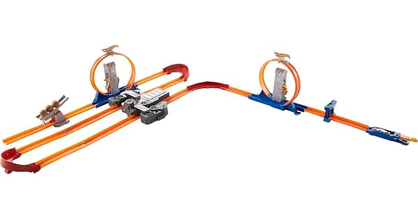 HOT WHEELS TOY CAR TRACK SET, TRACK BUILDER PLAYSET TOTAL TURBO TAKEOVER WITH 1:64 SCALE VEHICLE, MOTORIZED BOOSTER & MULTIPLE CONFIGURATIONS