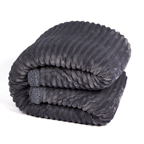 Ghome Luxury Fleece Sherpa Throw Blanket Warm Cozy Wavy Stripes ，Reversible Fuzzy Microfiber All Season Blanke