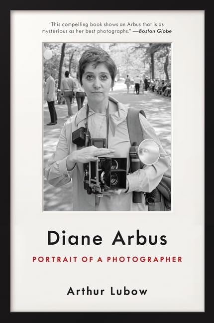 Amazon.com: Diane Arbus: Family Albums: 9780300101461: Lee