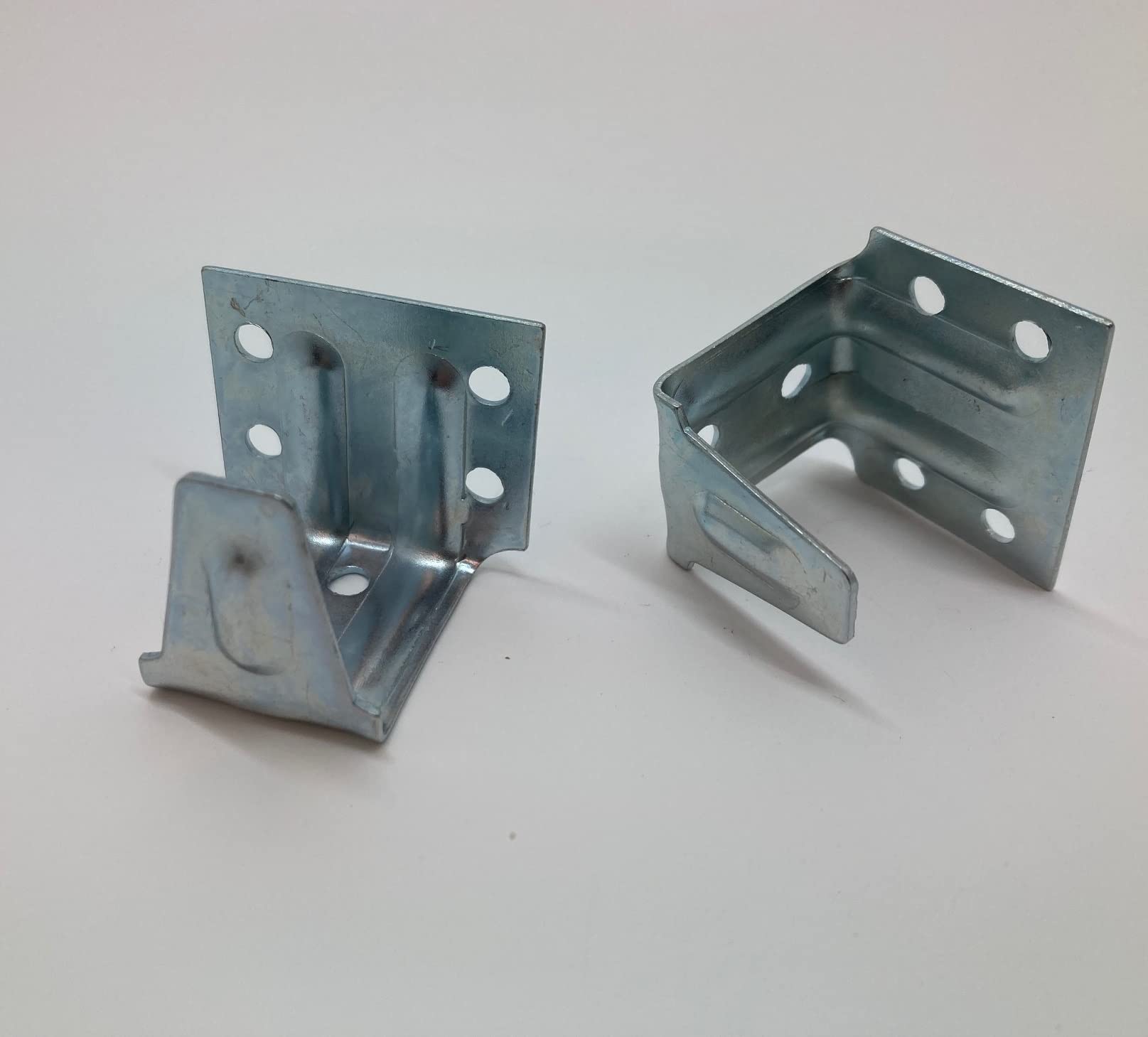 Blindspares Centre Support Fitting Bracket for 25mm/1" Venetian/Wood Blind 4 colours (VN1012) (Silver)