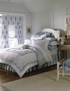 Amazon.com: Laura Ashley Sophia Collection King Comforter