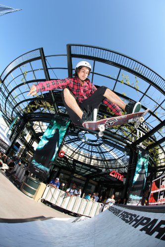 FreshPark Professional BMX and Skateboarding Quarter Pipe - Thumbnail 6
