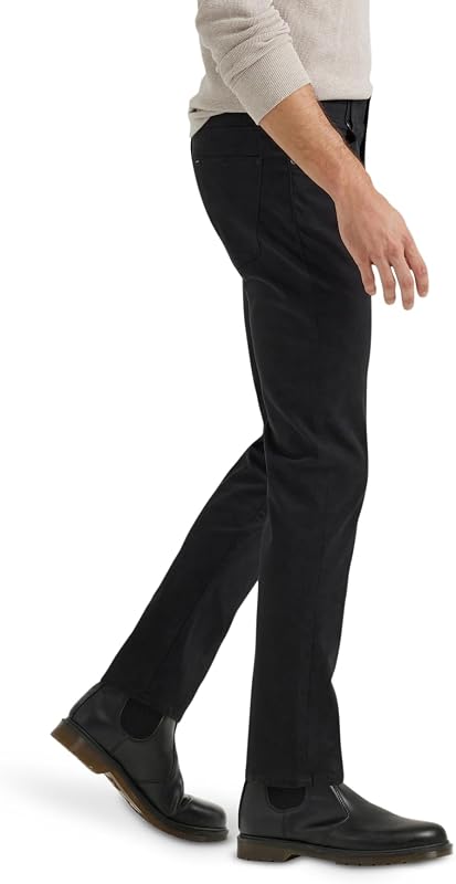 Men's Performance Series Extreme Motion Straight Fit Tapered Leg Jean, Black, 40W x 32L