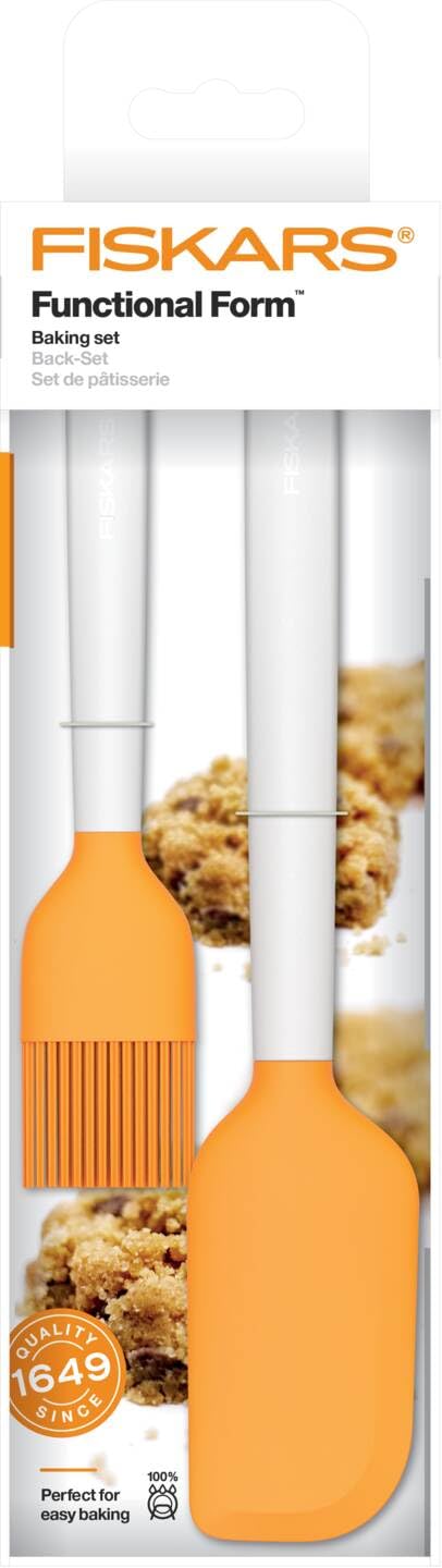 Fiskars 2-Piece Baking Set, Dough Scraper & Silicone Brush, Orange/White, 27.5 cm & 19 cm, Plastic/Silicone, BPA Free, Dishwasher Safe