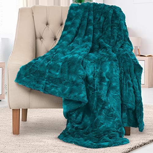 Everlasting Comfort Faux Fur Throw Blanket Soft, Fluffy, Fuzzy