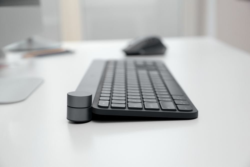 Logitech Craft Advanced with Creative Input Dial - Keyboard - backlit - Bluetooth, 2.4 GHz - UK English