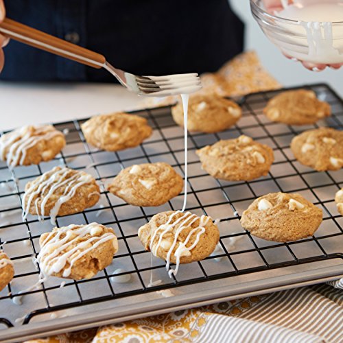 4 Wilton+Recipe+Non+Stick+Air+Insulated+11+Inch