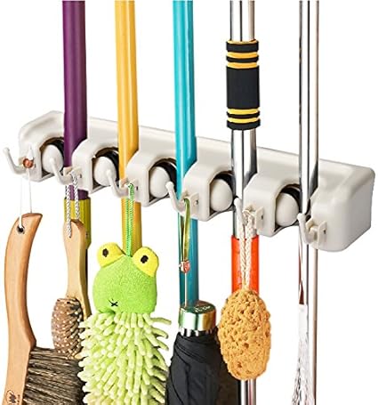 Amazon Titan Mall 箒ホルダー モップホルダー 6つのフックを備えた5つのスロット ガレージ収納が少なくとも11個の清掃用具を保管 箒オーガナイザー ガレージ棚のアイデア用 Titan Mall 収納用品