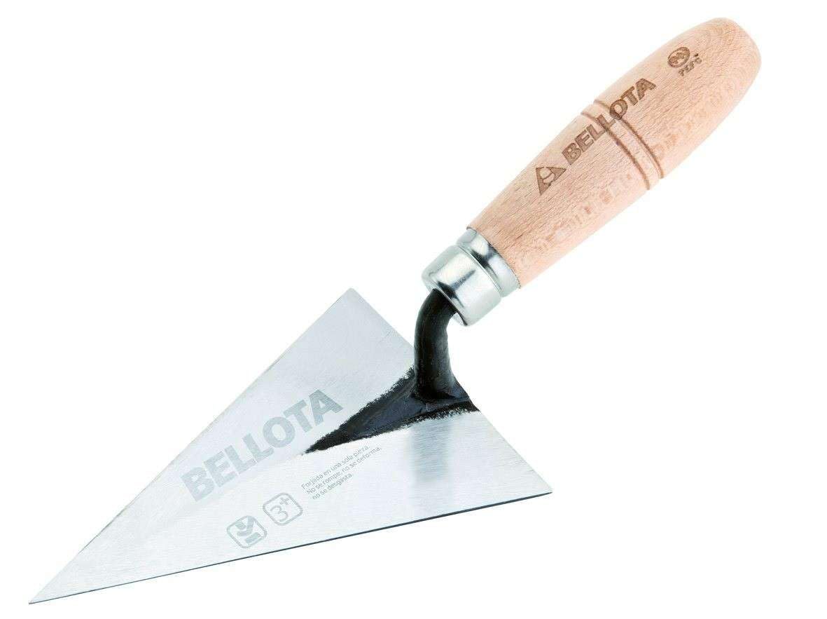 Bellota 5901-B 'Triangular Forged Trowel with Beech Handle 150 x 100 mm
