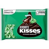 HERSHEY'S KISSES Milk Chocolate Candy, Green Foils, 415g – Perfect for Easter Candy Bowls, Baby Showers & Gifting