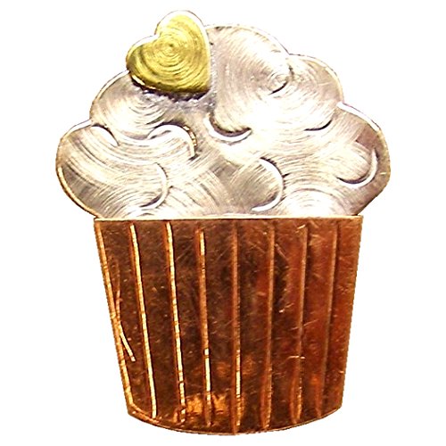 Cupcake Needle Nanny Magnetic Needle Minder Holder, Brooch