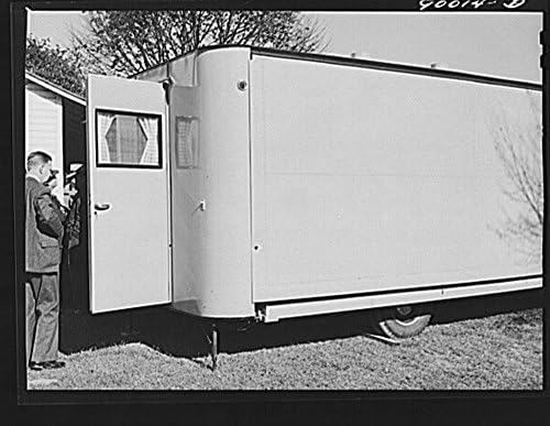1941 Photo Palace mobile home. Expansion trailer for emergency defense housin...