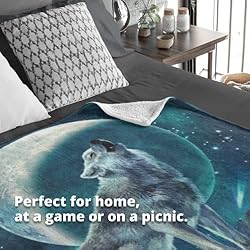 Dawhud Direct Howling Wolf Fleece Blanket for Bed
