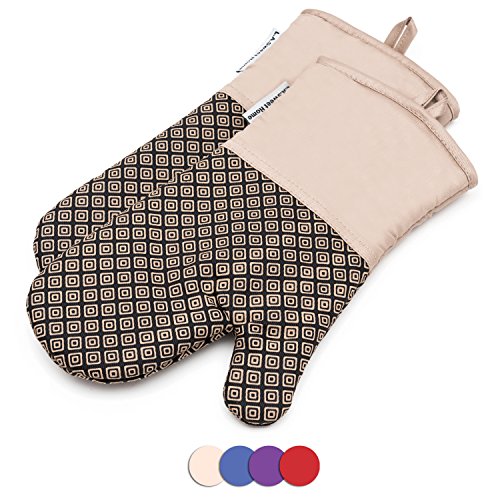 Silicone gloves for the oven